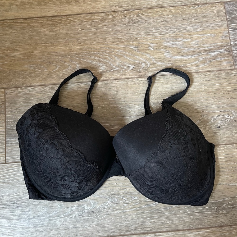 Black Victoria’s Secret Bra 38DDD